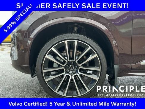 Certified 2025 Volvo XC90 B5 Plus AWD/4WD image 10