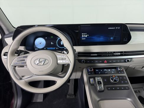 Used 2024 Hyundai Palisade Calligraphy AWD/4WD image 3