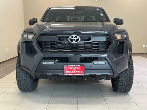 Certified 2025 Toyota Tacoma TRD Off-Road w/ TRD Off Road Premium Package AWD/4WD image 8
