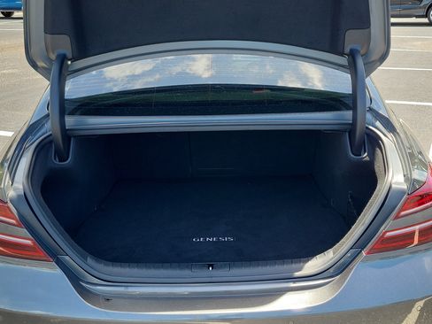 Used 2022 Genesis G70 3.3T RWD image 12