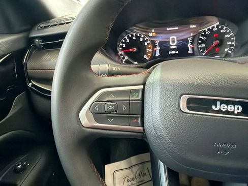 Used 2025 Jeep Compass Trailhawk AWD/4WD image 24