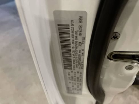 Used 2017 RAM 1500 Laramie image 28