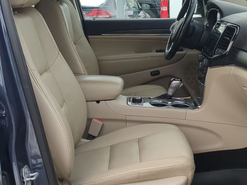 Used 2020 Jeep Grand Cherokee Limited image 24