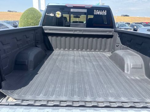 Used 2020 GMC Sierra 1500 SLT RWD image 12