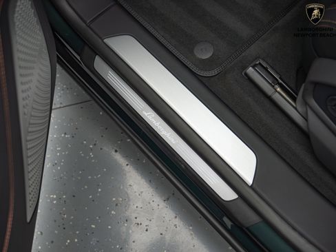 Used 2024 Lamborghini Urus S image 24