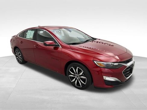 Certified 2024 Chevrolet Malibu RS w/ LPO, Floor Liner Package FWD image 7