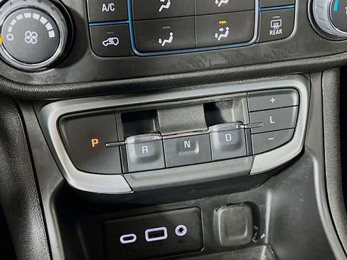 Used 2024 GMC Terrain SLE image 20