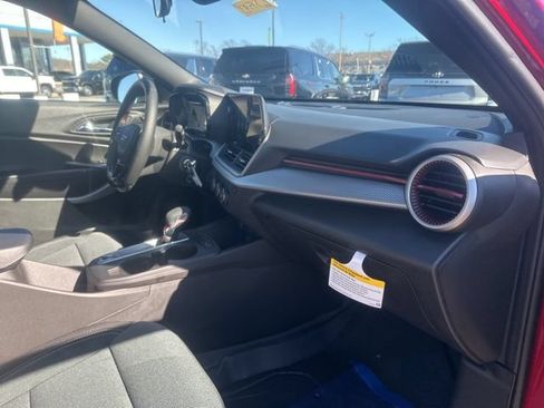 New 2026 Chevrolet Trax RS w/ Sunroof Package FWD image 33