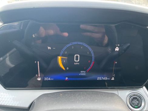 Used 2025 Chevrolet Trax LT image 34