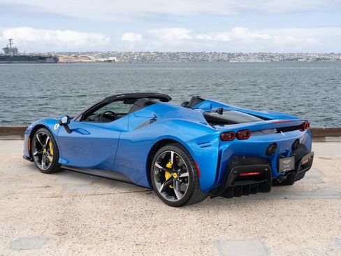 Used 2024 Ferrari SF90 Spider AWD/4WD image 5