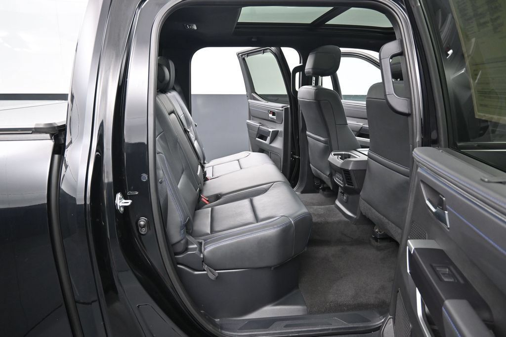 Used 2024 Toyota Tundra Platinum AWD/4WD image 32