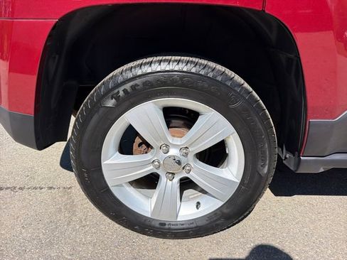 Used 2014 Jeep Patriot Latitude AWD/4WD image 27
