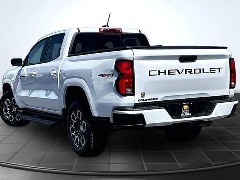 Used 2023 Chevrolet Colorado LT w/ LT Convenience Package III AWD/4WD image 4