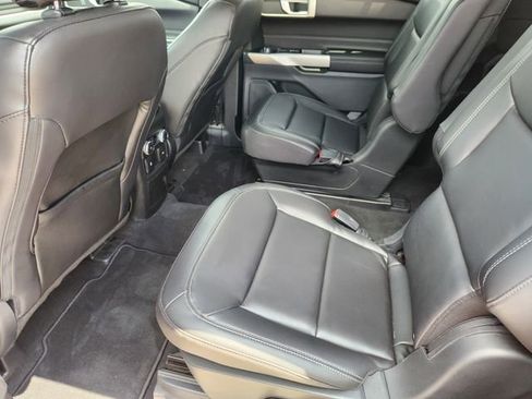 Used 2022 Ford Explorer XLT w/ Equipment Group 202A AWD/4WD image 29