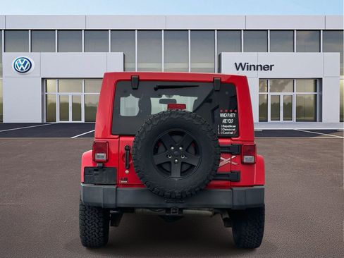 Used 2015 Jeep Wrangler Unlimited Sahara image 3