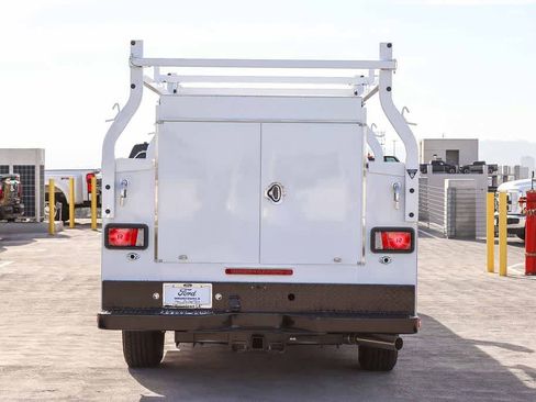 New 2026 Ford F250 XL w/ XL Chrome Package RWD image 5