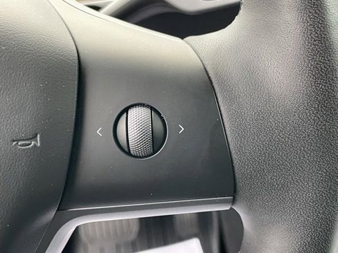 Used 2023 Tesla Model Y Long Range image 19