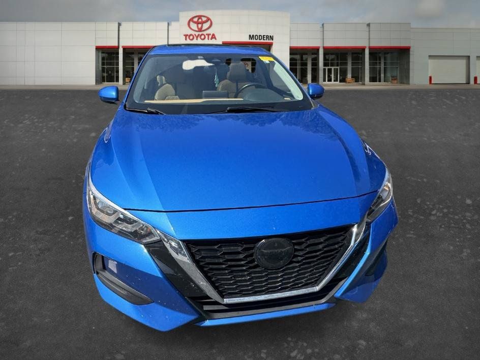 Used 2022 Nissan Sentra SV w/ SV Premium Package FWD image 3