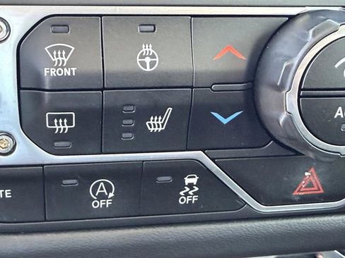 Used 2025 Jeep Gladiator Mojave w/ Convenience Group image 27