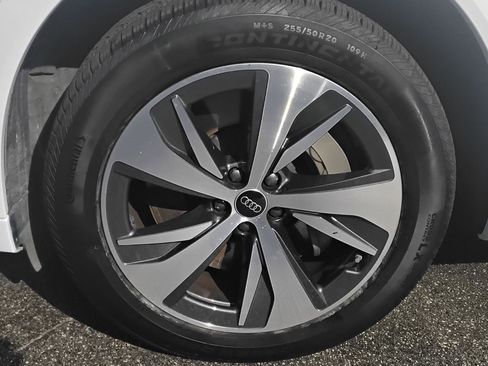 Certified 2024 Audi Q8 e-tron Premium image 12