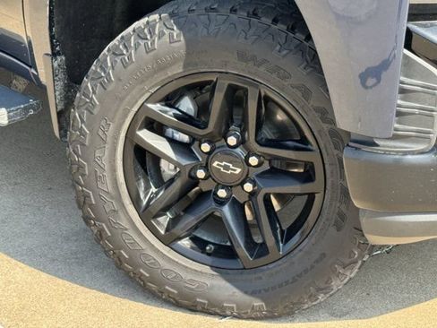 Used 2021 Chevrolet Silverado 1500 LT Trail Boss w/ Convenience Package II AWD/4WD image 34
