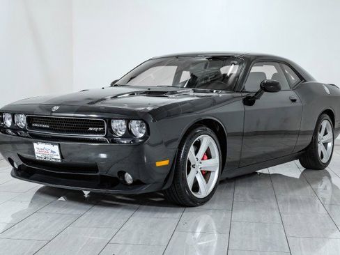 Used 2009 Dodge Challenger SRT8 image 4