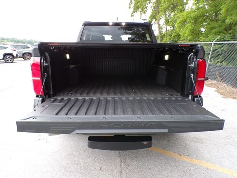 Used 2024 Toyota Tacoma TRD Off-Road AWD/4WD image 19