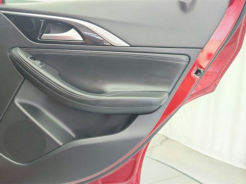 Used 2018 INFINITI QX30 Sport w/ Sport Leather Package image 36