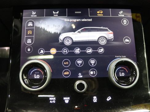 Used 2018 Land Rover Range Rover Velar R-Dynamic SE AWD/4WD image 39