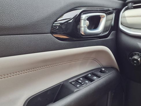 Used 2026 Jeep Compass Limited image 18