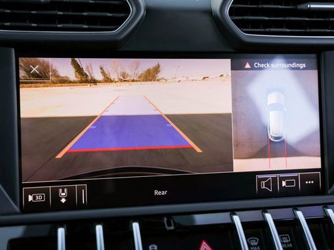 Used 2019 Lamborghini Urus image 11