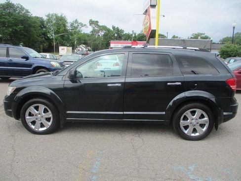 Used 2010 Dodge Journey R/T w/ Convenience Group II AWD/4WD image 4