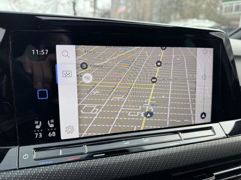 Used 2022 Volkswagen Golf R image 20