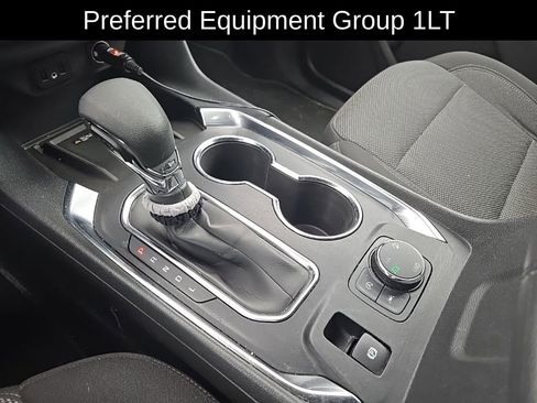 Used 2022 Chevrolet Traverse LT image 9