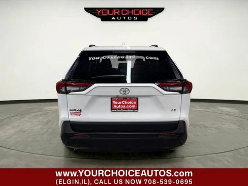Used 2021 Toyota RAV4 LE FWD image 4