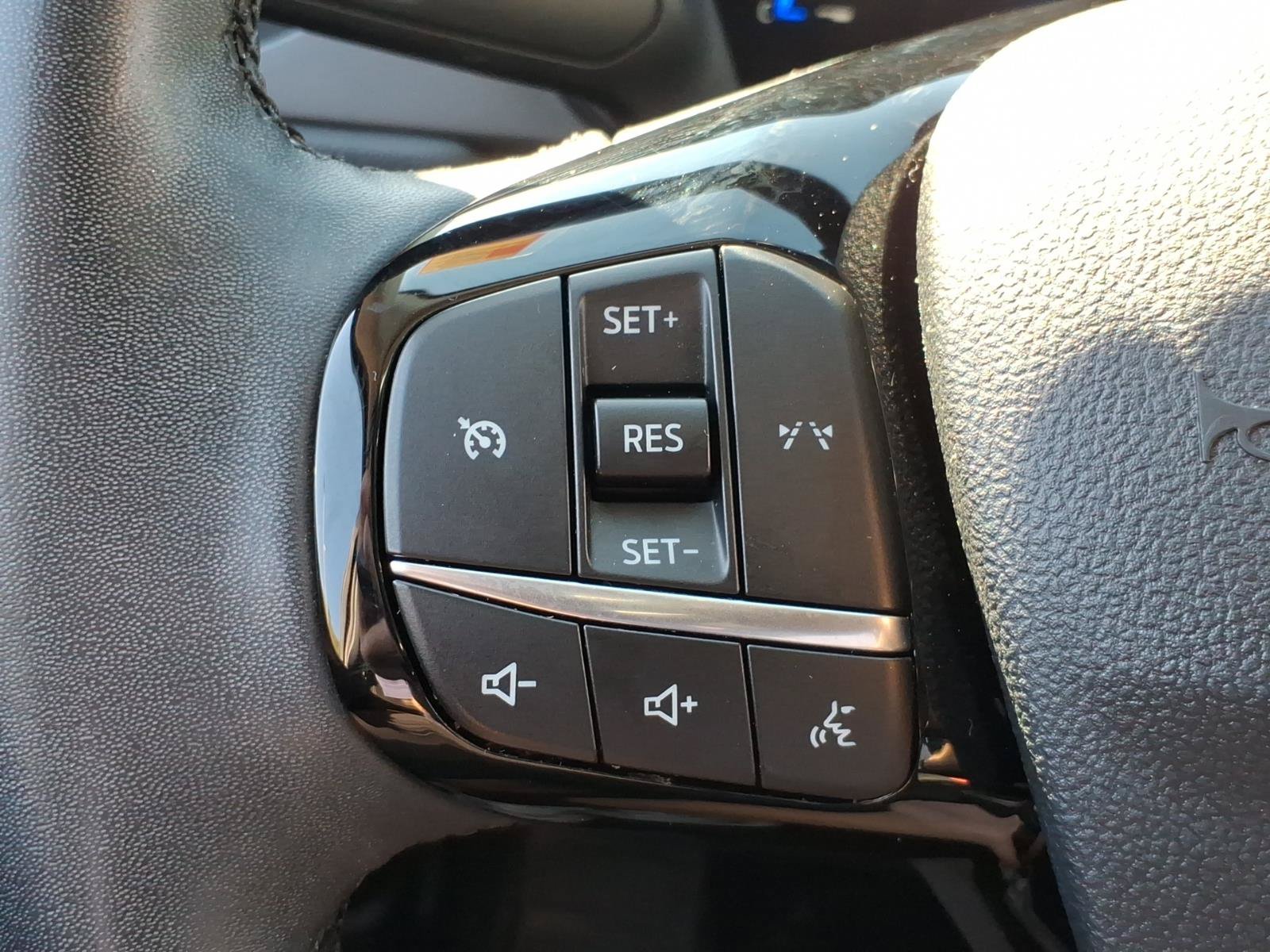 Used 2023 Ford Escape Active AWD/4WD image 18