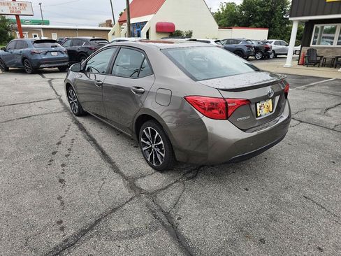 Used 2017 Toyota Corolla SE FWD image 8