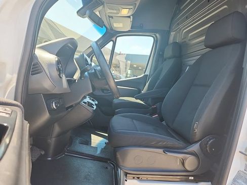 Used 2020 Mercedes-Benz Sprinter 2500 image 6