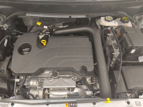 Used 2024 GMC Terrain SLE w/ Driver Convenience Package image 30