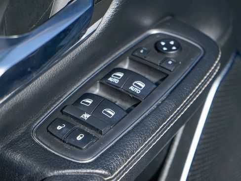 Used 2019 RAM 1500 Laramie image 15