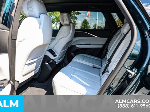 Used 2025 Cadillac Lyriq Luxury image 19