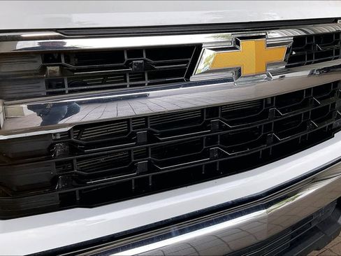 Used 2025 Chevrolet Silverado 1500 LT RWD image 26