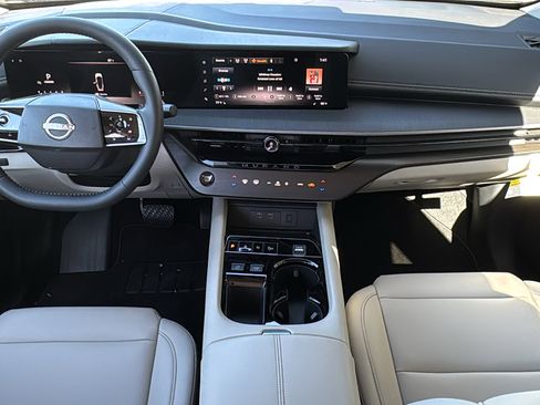 Used 2025 Nissan Murano SV image 16