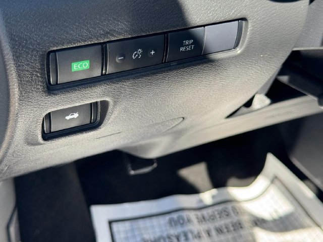 Used 2024 Nissan Sentra SV FWD image 22