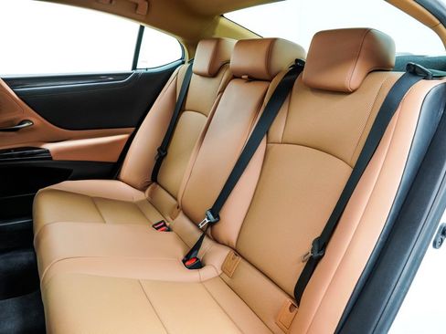 Used 2022 Lexus ES 350 w/ Accessory Package FWD image 17