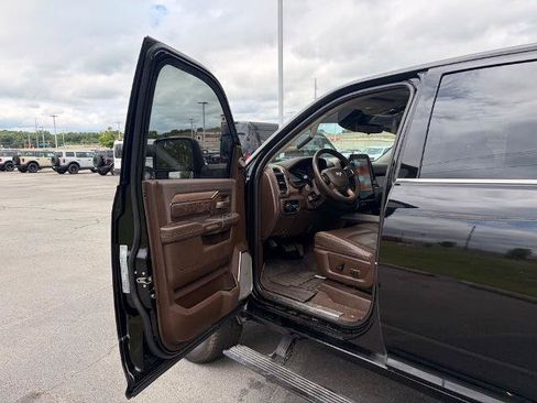 Used 2025 RAM 2500 Limited AWD/4WD image 10