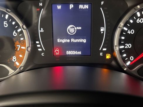 Used 2016 Jeep Renegade Latitude w/ Popular Equipment Group image 15