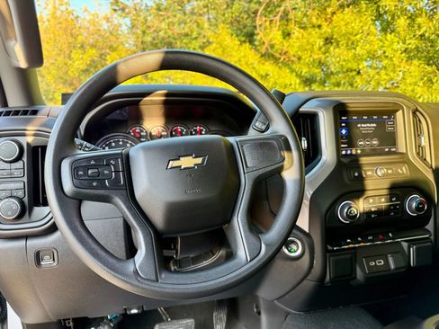 Used 2022 Chevrolet Silverado 1500 Custom image 50