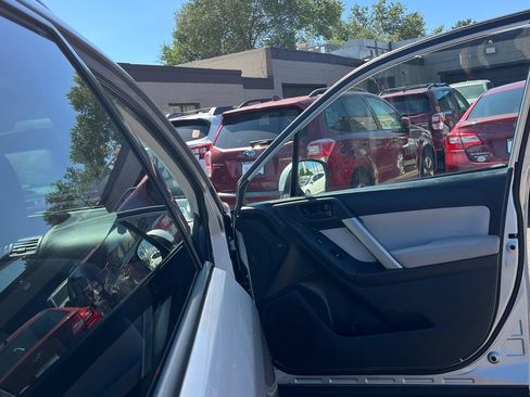 Used 2016 Subaru Forester 2.5i Premium w/ Popular Package #2 AWD/4WD image 11