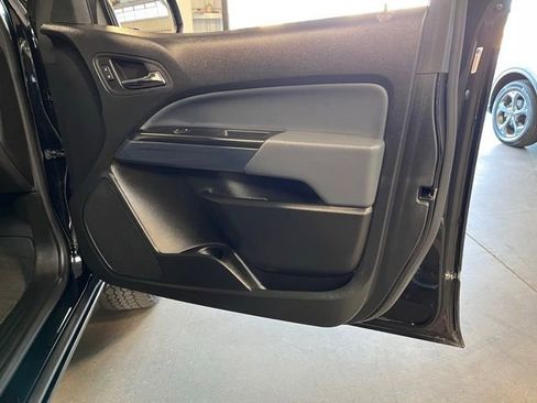 Used 2022 Chevrolet Colorado Z71 RWD image 12